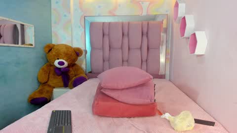 ZEPHYRA ANGELS online show from 12-31-24, 04:25