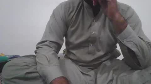 Snapshot of zes6363 chatting on 10-29-25, 04:42 zes6363 online show from 10-29-25, 04:42