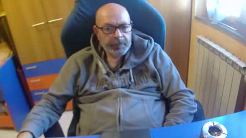 zeus58100 online show from 10-25-25, 07:49