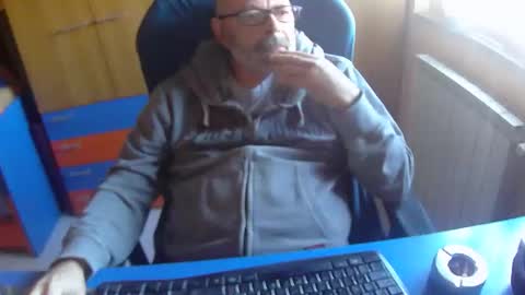 zeus58100 online show from 10-28-25, 10:41