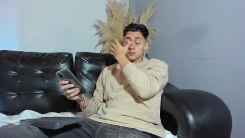 Snapshot of zeusbrant chatting on 04-09-26, 01:27 Zeus Brant online show from 04-09-26, 01:27