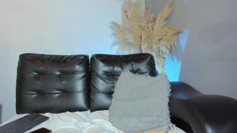 Snapshot of zeusbrant chatting on 04-13-26, 01:05 Zeus Brant online show from 04-13-26, 01:05
