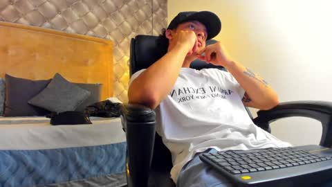 zeus online show from 12-21-24, 10:40