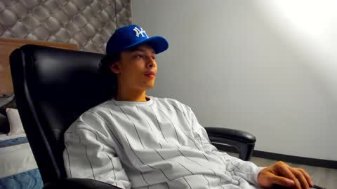 zeus online show from 12-30-24, 07:00