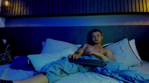 zeus online show from 02-07-25, 03:55