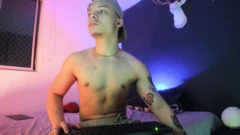 Snapshot of zeusjeff chatting on 03-04-26, 12:49 zeus online show from 03-04-26, 12:49