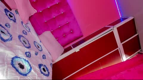 Snapshot of zeuss_x chatting on 04-09-26, 10:04 Aisha Alejandra Rosse Deus online show from 04-09-26, 10:04