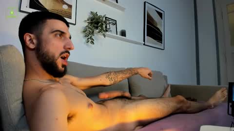 Snapshot of zeyn_edwards chatting on 09-25-25, 04:21 ZEYN online show from 09-25-25, 04:21