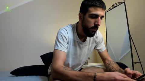 Snapshot of zeyn_edwards chatting on 10-02-25, 10:55 ZEYN online show from 10-02-25, 10:55