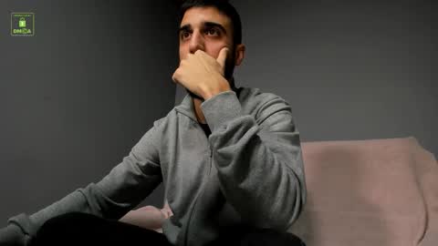 Snapshot of zeyn_edwards chatting on 10-21-25, 05:08 ZEYN online show from 10-21-25, 05:08