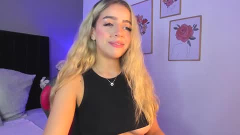 Zhavia  online show from 02-11-25, 04:22