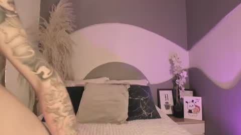 zhally_dee online show from 06-25-26, 11:37