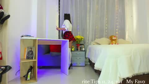 Snapshot of zhara_becherovka chatting on 04-19-26, 05:45 Zhara online show from 04-19-26, 05:45