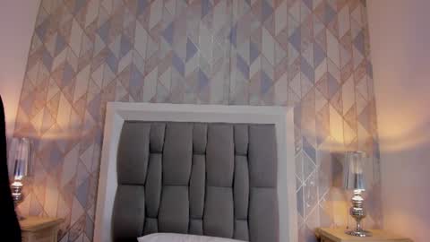 zharia_lux25 online show from 06-26-26, 11:36