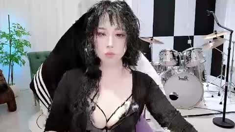 Snapshot of zhen0 chatting on 09-09-25, 04:28 zhen online show from 09-09-25, 04:28