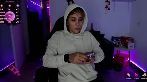 Snapshot of zhoestrong chatting on 12-16-24, 12:59 zhoestrong online show from 12-16-24, 12:59