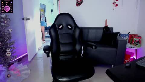 Snapshot of zhoestrong chatting on 01-06-25, 10:26 zhoestrong online show from 01-06-25, 10:26