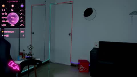 Snapshot of zhoestrong chatting on 01-13-25, 06:05 zhoestrong online show from 01-13-25, 06:05