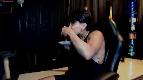 Snapshot of zhoestrong chatting on 09-09-25, 11:15 zhoestrong online show from 09-09-25, 11:15