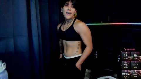 Snapshot of zhoestrong chatting on 10-25-25, 01:35 zhoestrong online show from 10-25-25, 01:35