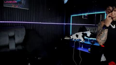 zhoestrong online show from 05-04-26, 01:01