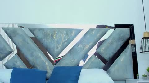 zia online show from 11-19-25, 10:04