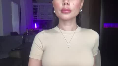 Snapshot of zidya06 chatting on 11-29-25, 06:22 Nensi online show from 11-29-25, 06:22