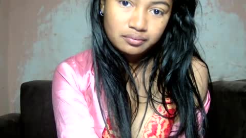 Snapshot of zina479102 chatting on 07-28-26, 05:03 elly online show from 07-28-26, 05:03