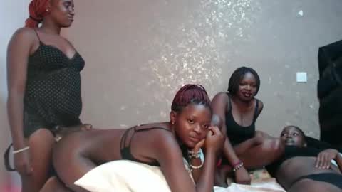 Snapshot of zinadine_ chatting on 02-23-26, 04:48 Zinadine online show from 02-23-26, 04:48