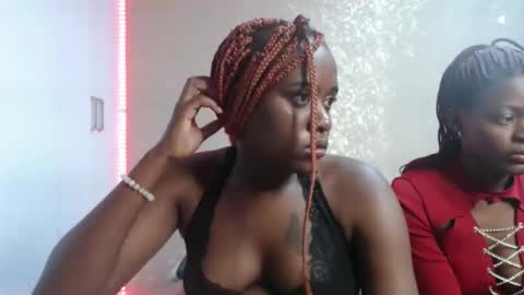 Snapshot of zinadine_ chatting on 02-25-26, 06:17 Zinadine online show from 02-25-26, 06:17