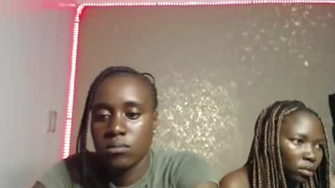 Snapshot of zinadine_ chatting on 03-22-26, 03:32 Zinadine online show from 03-22-26, 03:32