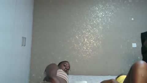 Snapshot of zinadine_ chatting on 03-26-26, 06:08 Zinadine online show from 03-26-26, 06:08