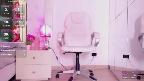 Snapshot of zinnia_mosley chatting on 03-07-25, 02:45 Nia online show from 03-07-25, 02:45
