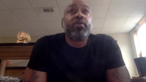 Snapshot of zionlion22 chatting on 01-05-25, 02:30 zionlion22 online show from 01-05-25, 02:30