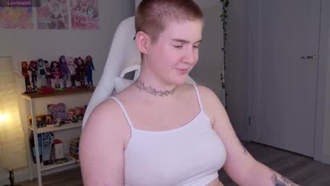 Snapshot of zlata_in_xxxland chatting on 09-19-25, 08:53 Zlata online show from 09-19-25, 08:53