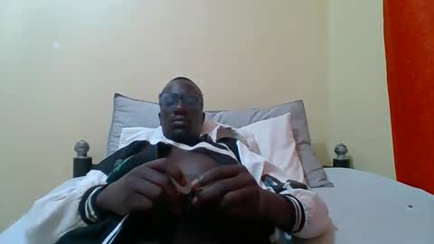 Zlatann2012 online show from 09-25-25, 09:40