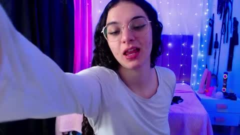 zoe_0111 online show from 12-17-24, 02:00