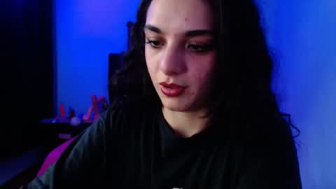 zoe_0111 online show from 01-31-25, 08:43