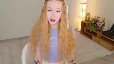 Im Zoe online show from 02-05-26, 02:33