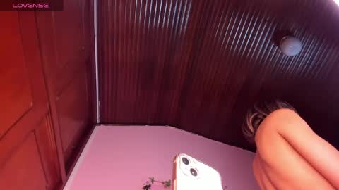 Snapshot of zoe_bakerr chatting on 04-25-26, 04:48 Zoe Baker online show from 04-25-26, 04:48
