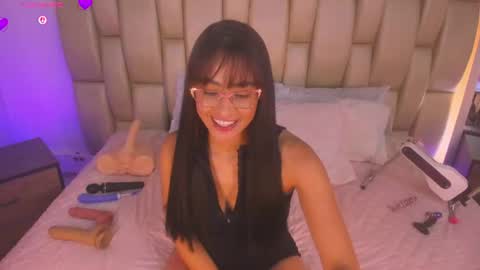 Your new obsession online show from 06-18-26, 04:02