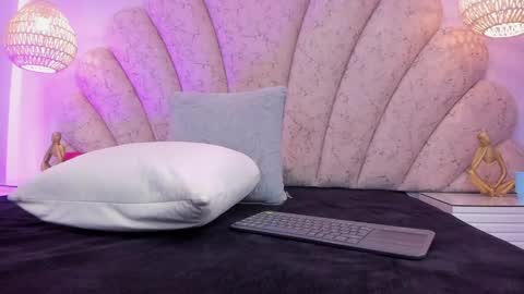 zoe_blosson online show from 05-17-26, 01:58