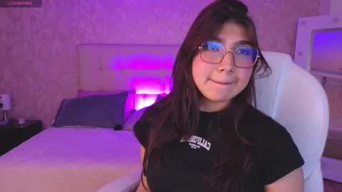 zoe  online show from 09-23-25, 05:10