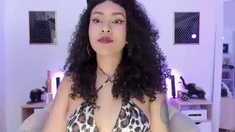 Snapshot of zoe_gruber chatting on 09-29-25, 12:49 Zoe Gruber online show from 09-29-25, 12:49