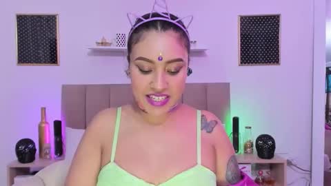 Snapshot of zoe_gruber chatting on 10-18-25, 06:41 Zoe Gruber online show from 10-18-25, 06:41