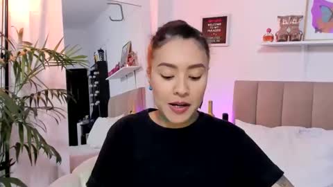 Zoe Gruber online show from 11-20-25, 09:47