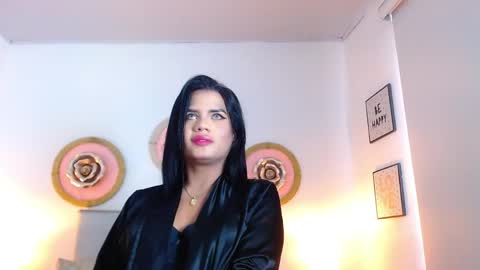 zoe_hecate online show from 05-07-26, 12:21