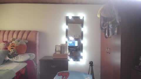 Snapshot of zoe_hotxxx chatting on 04-09-26, 01:49 zoe hotxxx online show from 04-09-26, 01:49