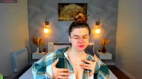 Zoe online show from 03-18-26, 02:15