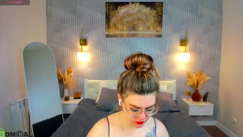 Zoe online show from 03-28-26, 04:23